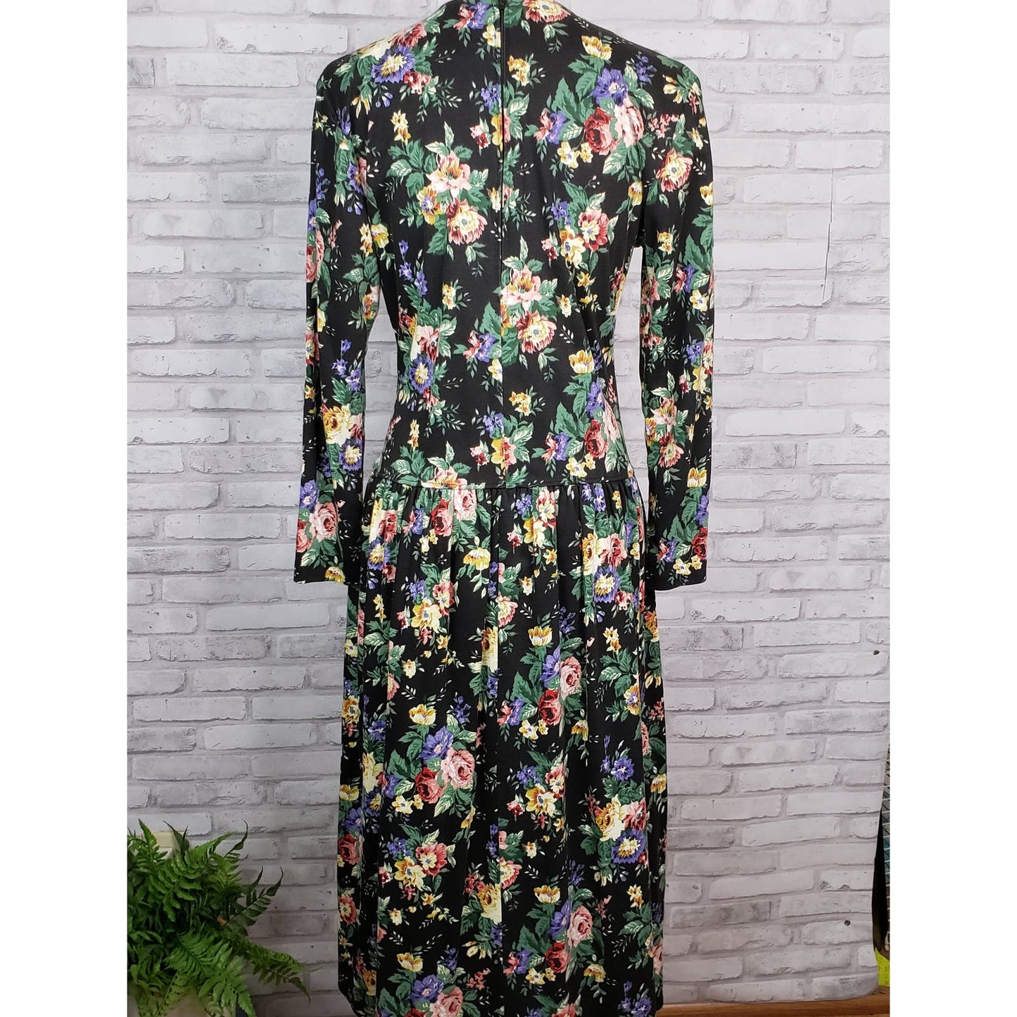 Black floral dress with lace bib size 12 prairie style midi with pockets, vintage 1990s cottagecore grunge