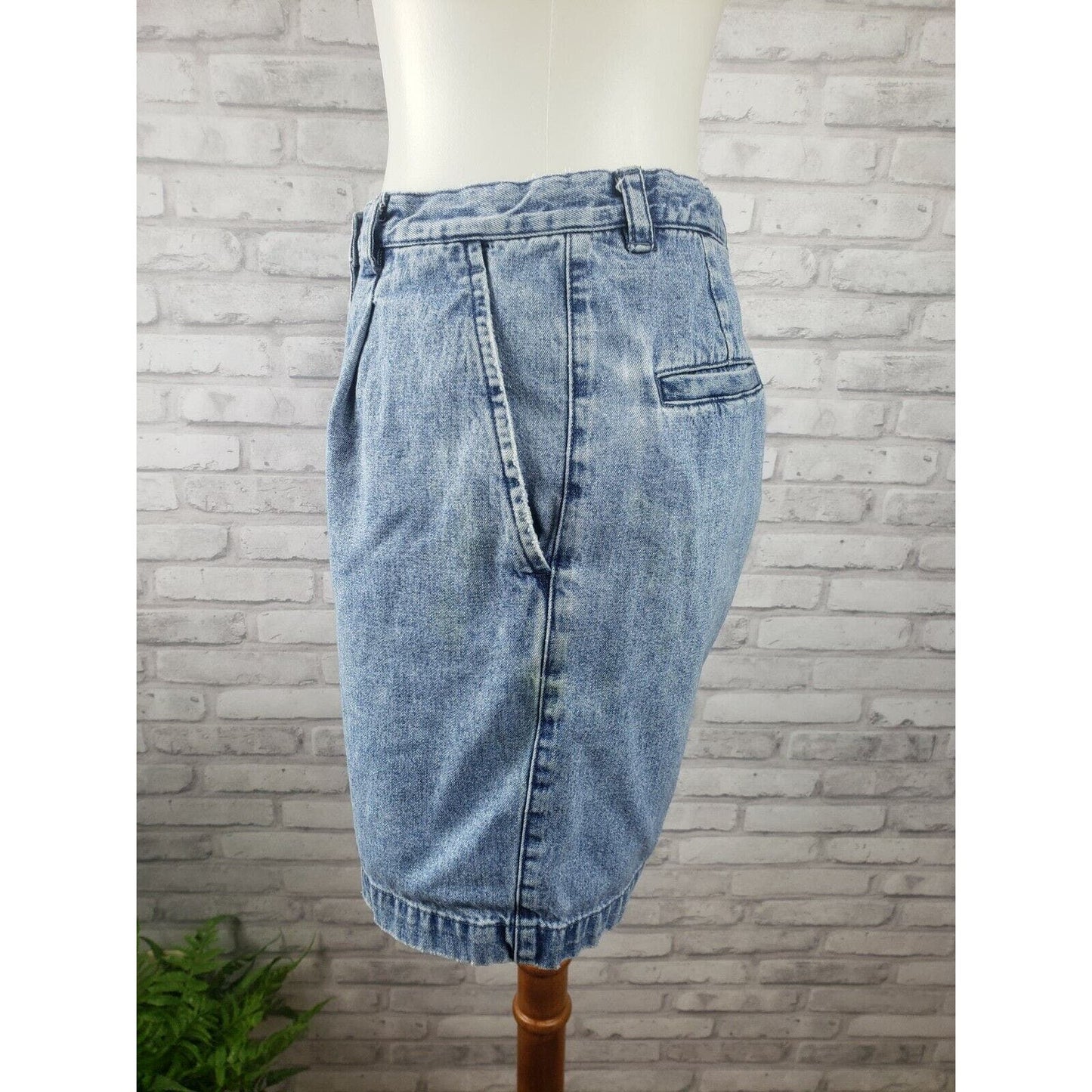 Vintage Ralph Lauren Women’s Size 8 Pleated Front Denim Jean Shorts