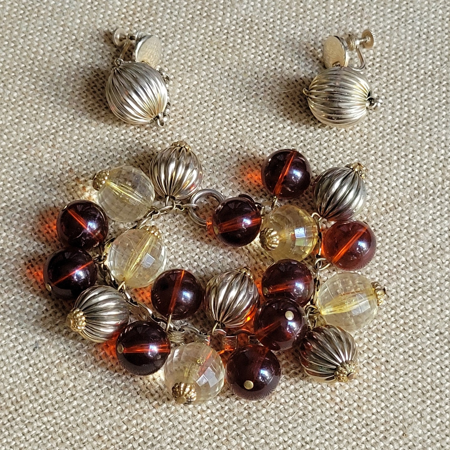 1950s tortoiseshell lucite and gold ball bauble bracelet and screw back earrings