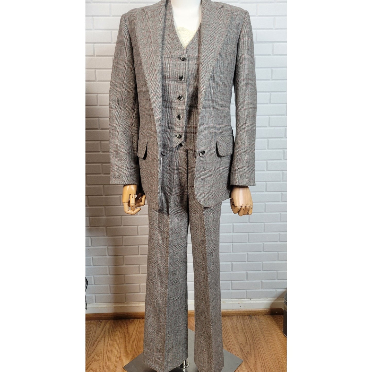 Vintage 1970s womens 3-piece trouser suit with vest blazer sz 8 plaid wool blend