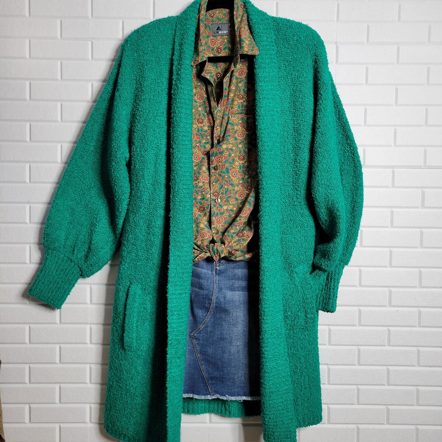 Sideffects long cardigan sweater womens sz S kelly green boucle knit vintage