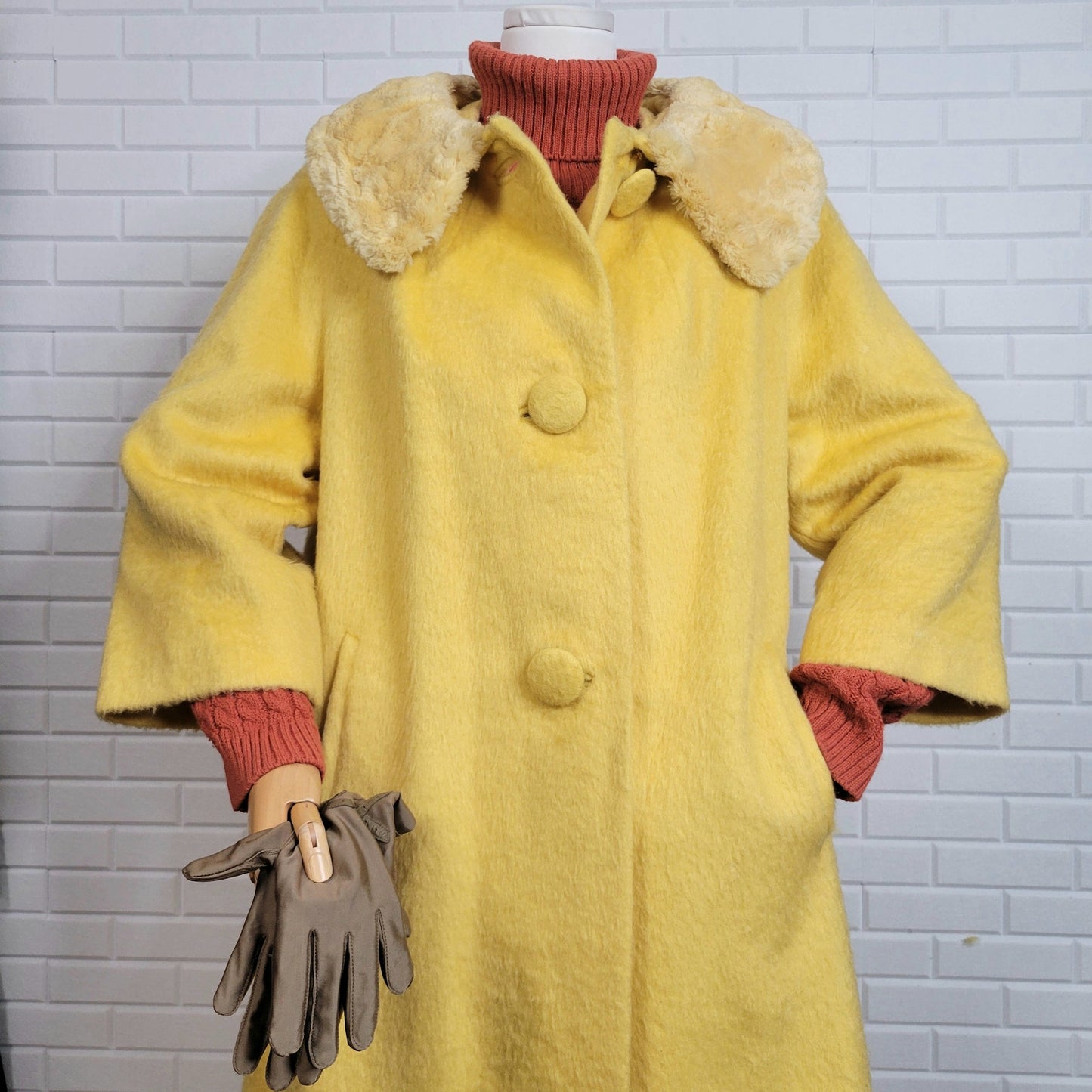 Vintage 1960s Mod Alpaca swing coat sunflower yellow fur collar size XL