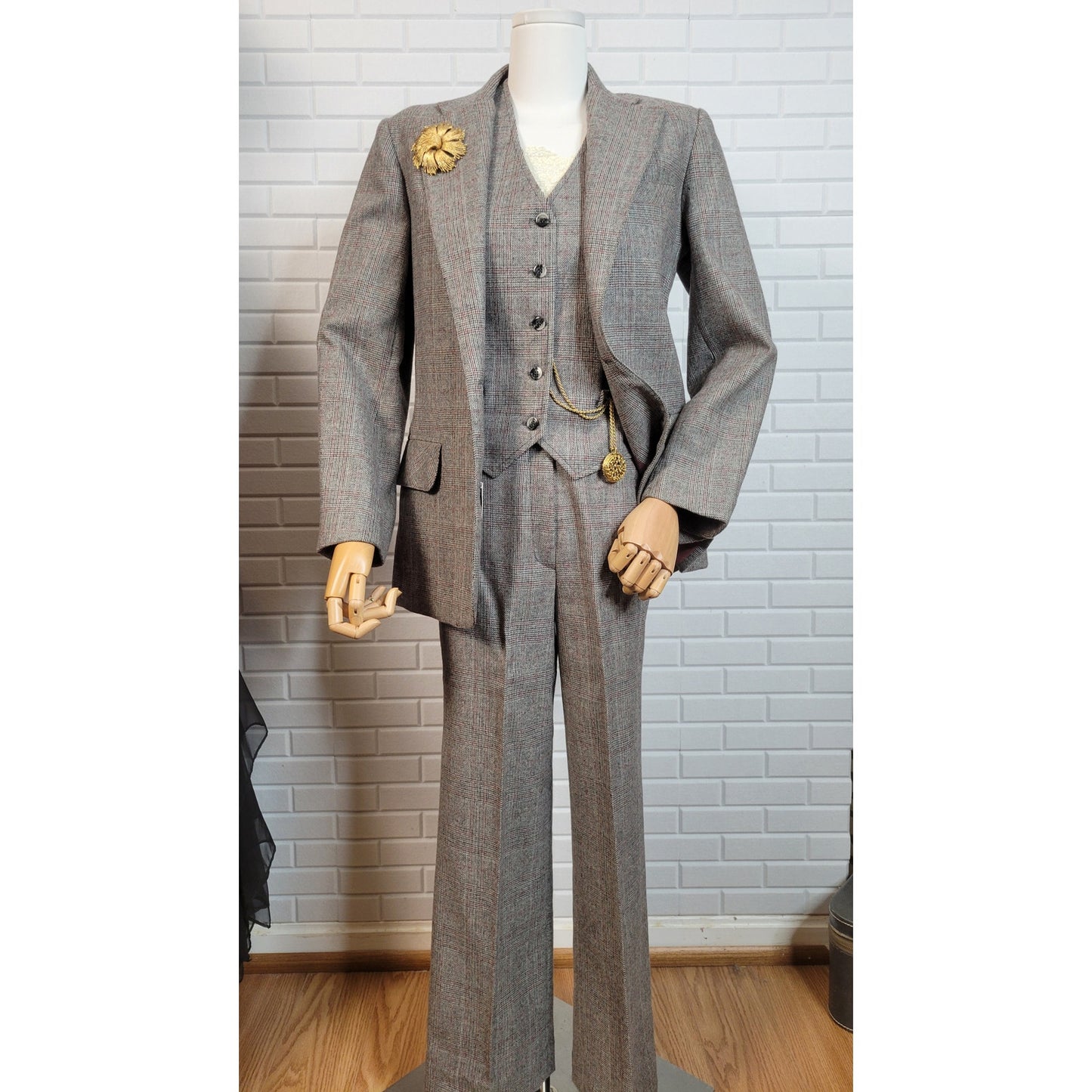 Vintage 1970s womens 3-piece trouser suit with vest blazer sz 8 plaid wool blend