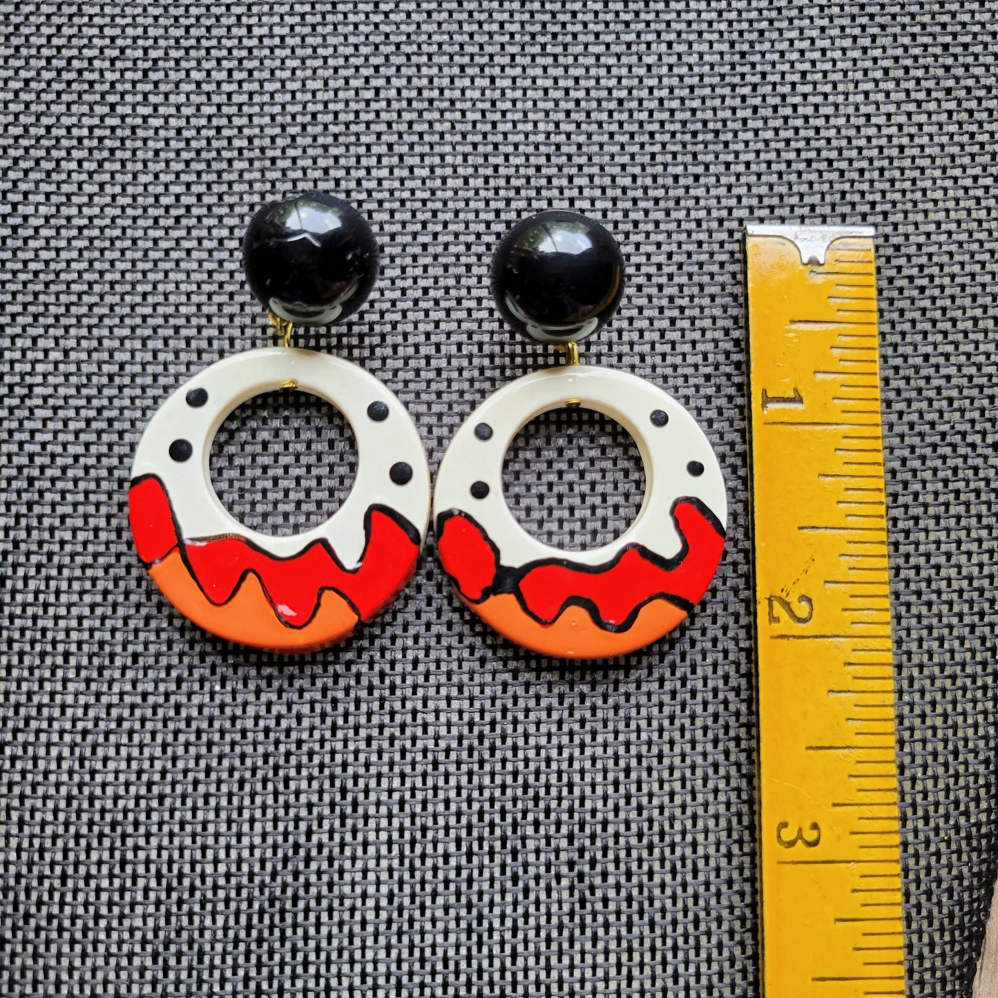 80s vintage pierced earrings hand-painted plastic hoops black white red orange